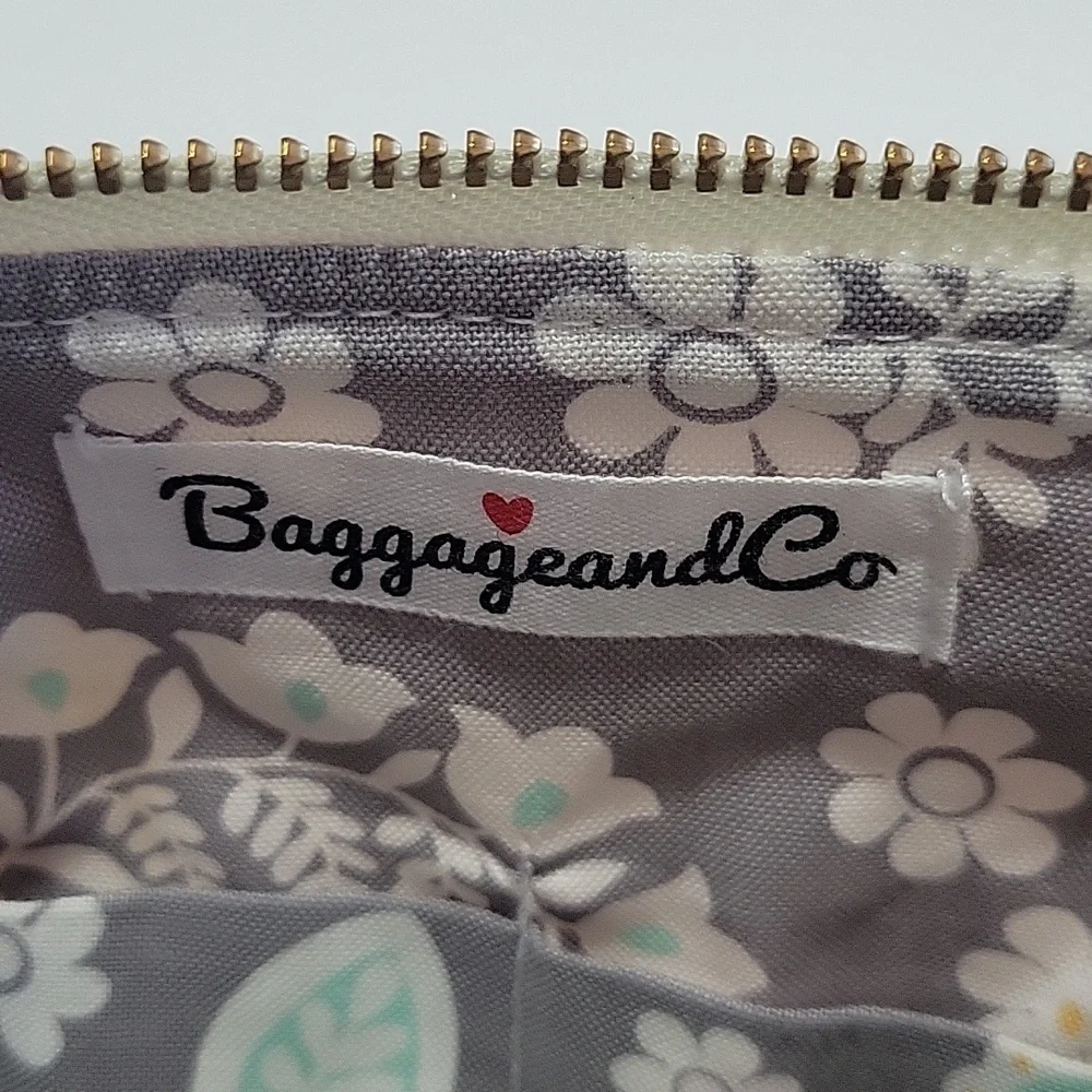 Baggageand Co Essential Oil Pink Pouch With Tassel